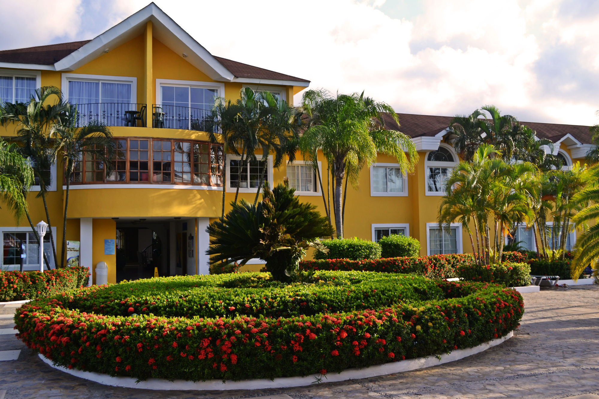 Hotel Palma Real Sambo Creek Exterior photo